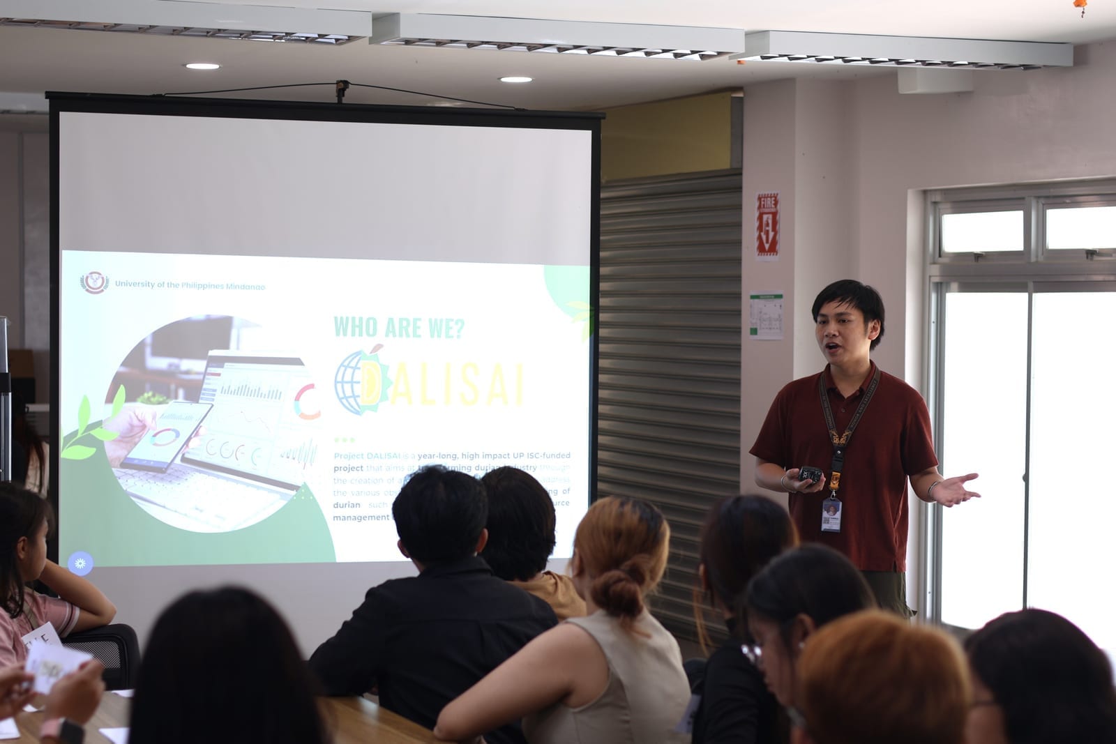 Harold Clyde Valiente introducing Project DALISAI to the interns