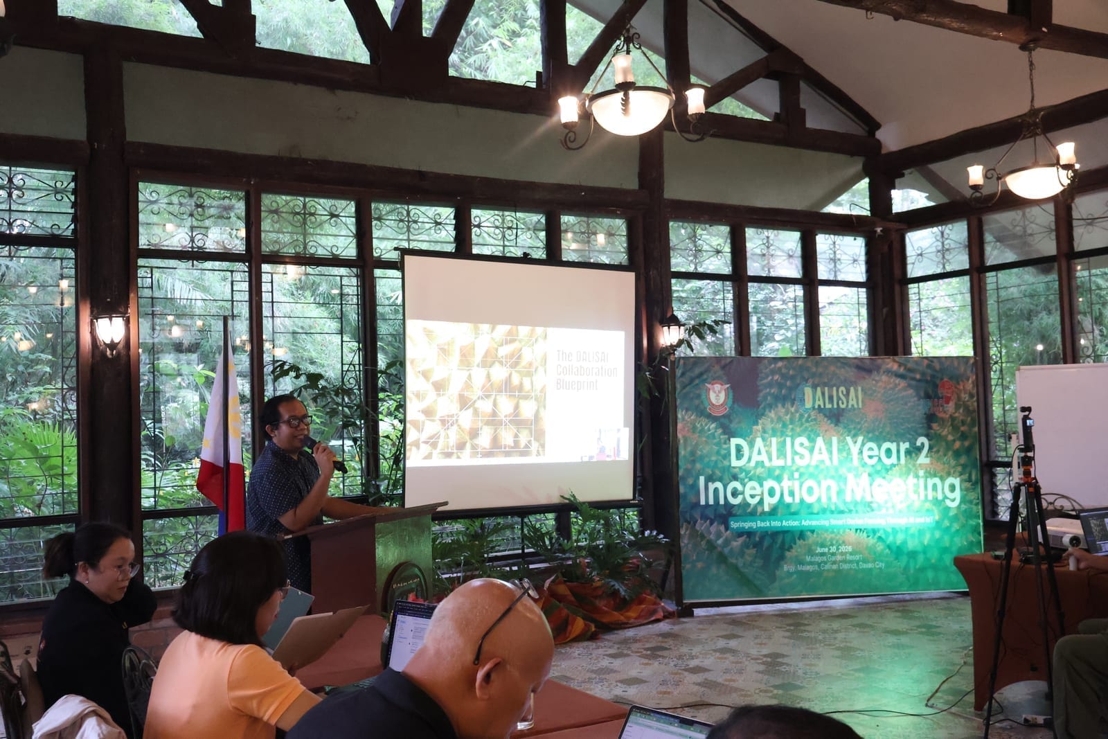 Jenno Fred Villarino presenting the DALISAI Collaboration Blueprint